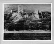 Rakowiec, widok na ruiny zamku od strony Dniestru