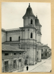 Stanisław&oacute;w, kości&oacute;ł ormiański