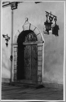 Łuck, sob&oacute;r Świętej Tr&oacute;jcy, dawny kości&oacute;ł Świętego Krzyża i klasztor bernardyn&oacute;w, widok od podw&oacute;rza