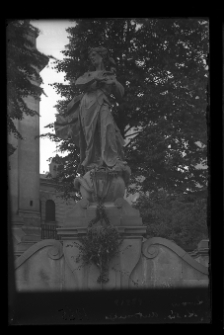 Lw&oacute;w, kości&oacute;ł św. Antoniego, rzeźba przedstawiająca niepokalane poczęcie NMP