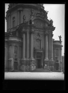 Lw&oacute;w, fasada kościoła Dominikan&oacute;w