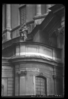 Lw&oacute;w, kości&oacute;ł Dominikan&oacute;w, zewnętrzna dekoracja rzeźbiarska