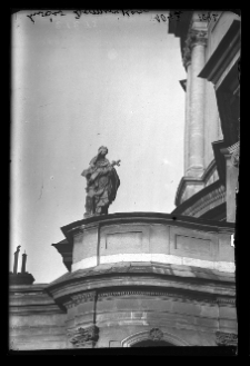 Lw&oacute;w, kości&oacute;ł Dominikan&oacute;w, zewnętrzna dekoracja rzeźbiarska