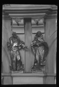 Lw&oacute;w, kości&oacute;ł Dominikan&oacute;w, dekoracja rzeźbiarska we wnętrzu