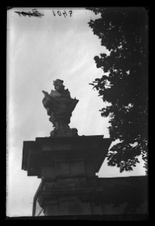 Lw&oacute;w, archikatedralny sob&oacute;r św. Jura, brama, detal rzeźbiarski