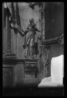 Lw&oacute;w, kości&oacute;ł św. Antoniego, dekoracja rzeźbiarska