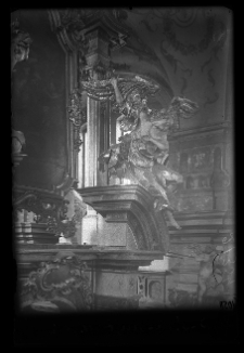 Lw&oacute;w, kości&oacute;ł św. Antoniego, dekoracja rzeźbiarska