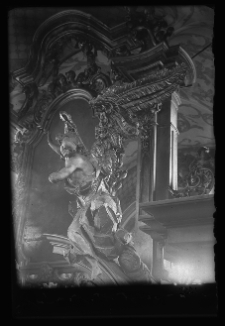 Lw&oacute;w, kości&oacute;ł św. Antoniego, dekoracja rzeźbiarska