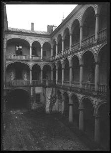 Lw&oacute;w, dziedziniec kamienicy Kr&oacute;lewskiej