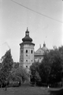 Ż&oacute;łkiew, kości&oacute;ł pw. św. Wawrzyńca, dzwonnica