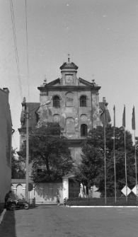 Ż&oacute;łkiew, kości&oacute;ł podominikański, fasada