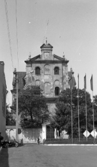 Ż&oacute;łkiew, kości&oacute;ł podominikański, fasada