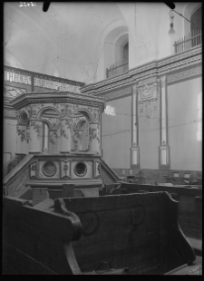 Chmielnik, synagoga, wnętrze, bima