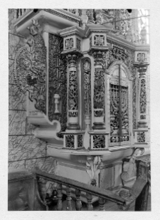 Wołpa, synagoga, aron ha-kodesz-detal.