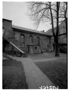Kraków, bożnica Kupa, dziediziniec.
