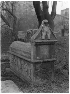 Krak&oacute;w, cmentarz przy bożnicy Remu, nagrobek.