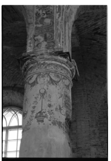 Orla, synagoga, wnętrze, polichromie na kolumnie bimy.