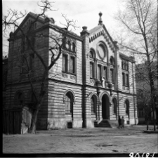 Warszawa, synagoga Małżeństwa Nożyków (ul. Grzybowska 7), widok nai fasadę.